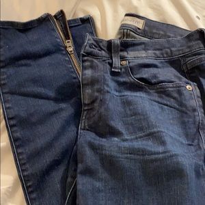 Made well size 27 skinny jeans with zipper bottom